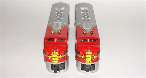 Excellent Pair Of Lionel 2353 Santa Fe F3 Diesels Aa Units