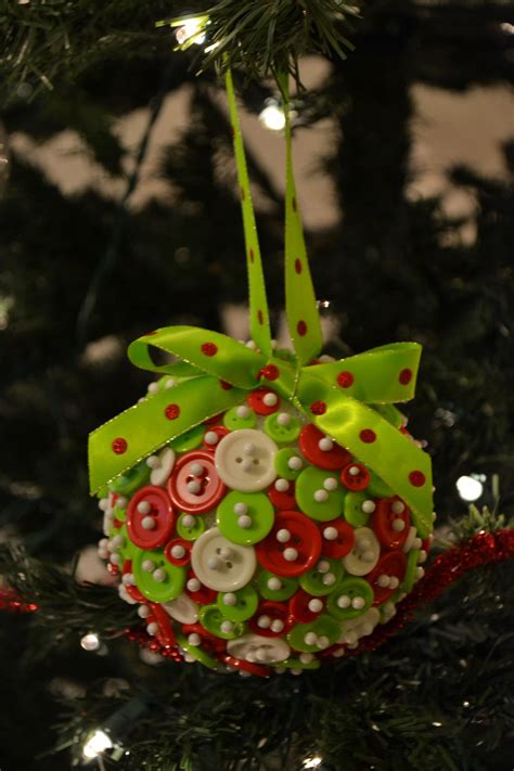 Diy Button Ornamentsuper Easy Christmas Buttons Diy Christmas