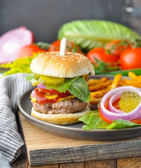 By carefully selecting ingredients, it is possible to have nutritious meals with a surprisingly low number of calories. How to Make Juicy Turkey Burgers | Recipe | Healthy low ...
