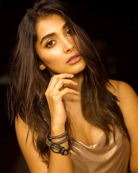 Pooja Hegde Looks Smouldering Hot In Her New Instagram Pic Telugu