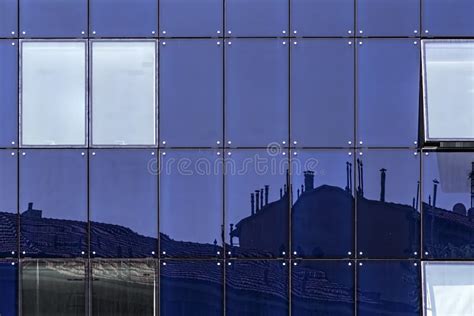 Glass Facade Of Windows Stock Image Image Of Mirror 32054521