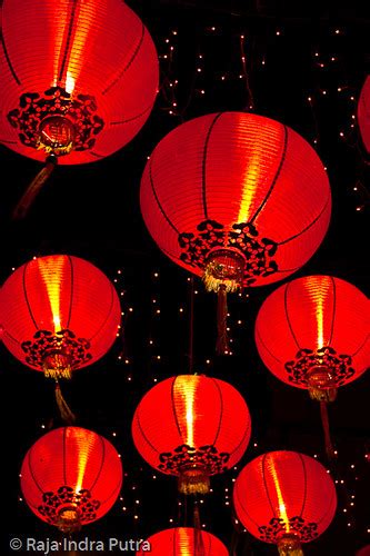 Use the scissors to snip the dotted lines (there are 5). Red Chinese lanterns | Red lanterns for Chinese New Year ...