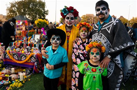 Día De Los Muertos Celebration Keeps Mexican Culture Alive In Pilsen