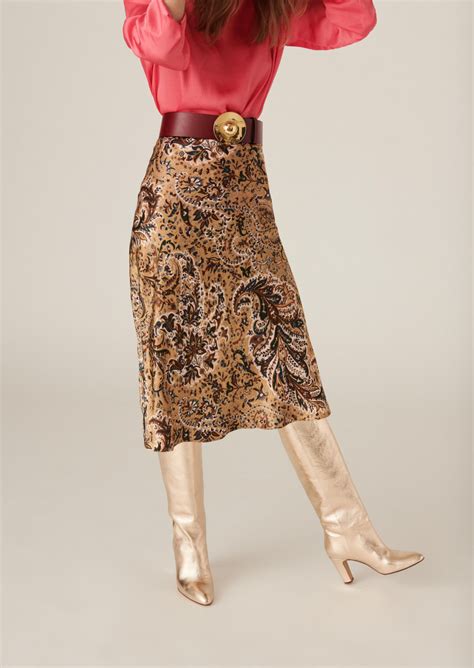 Okay, if you've never gone thrifting i'm telling you right now that you have to go! Cashmere printed camel Jonquille skirt in satin viscose ...