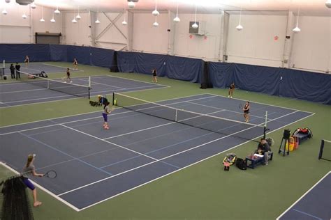 We know where the tennis courts open to the public near me. Public Tennis Courts: USTA Billie Jean King National ...