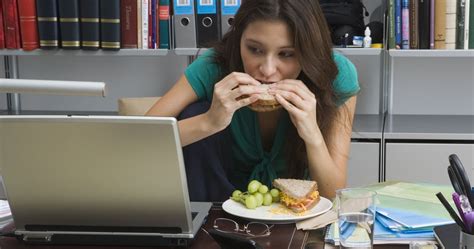 Eating At Your Desk Is Terrible For You And Your Work Huffpost Life