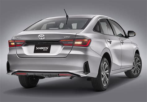 Toyota Yaris Sedán 2023 En México Parte Posterior Con Faros Led Autos