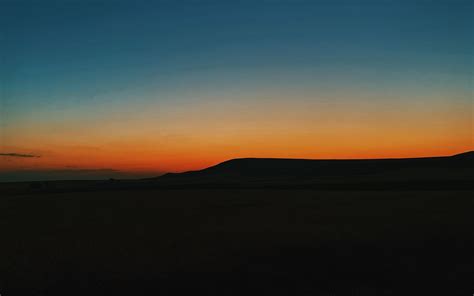 Download Wallpaper 1680x1050 Minimal Sunset Hill Landscape Nature