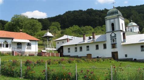 Manastirea frasinei, valea oltului, romania | prezentare informatii si galerie de imagini si poze manastirea cererea dumneavoastra a fost trimisa cu succes. Singura mănăstire din România în care femeile nu au voie ...