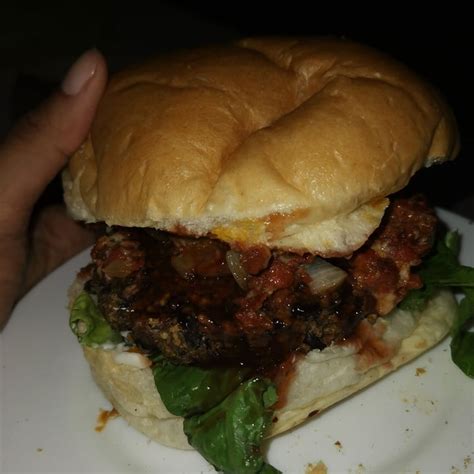 Veganmunch Choriqueso Burger Reviews Abillion