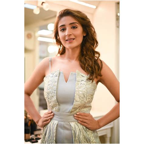 Dhvani Bhanushali Height Weight Age Stats Wiki And More