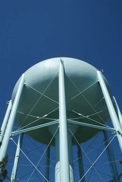 What is the pressure of a water column? How to Use a PSI Pressure Gauge to Measure Water Tank ...
