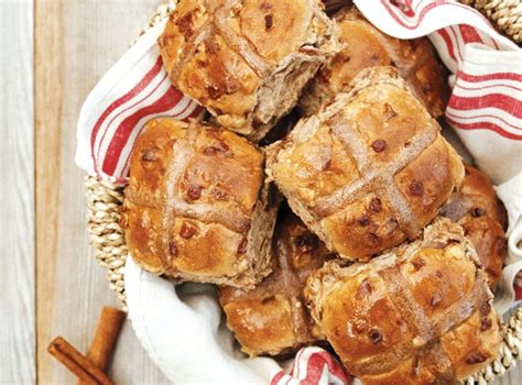 Apple Cinnamon Hot Cross Bun Toasted Delight Cobs Bread Usa