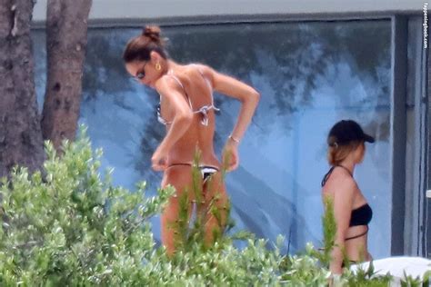 Izabel Goulart Nude The Fappening Photo Fappeningbook