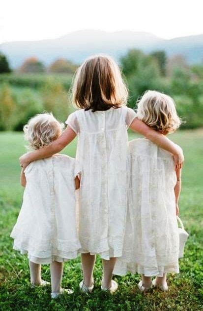 Three Sisters In White Dresses Toni Kami • ️• Bébé • ️• Adorable