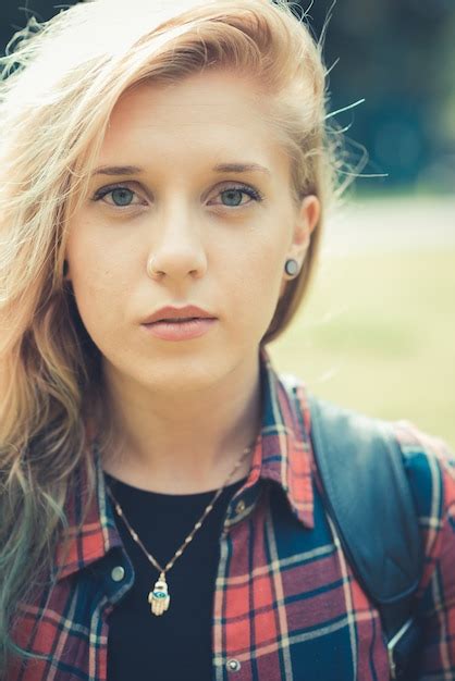 Premium Photo Beautiful Young Blonde Hair Woman Hipster