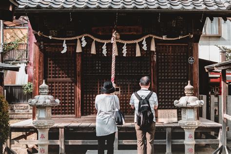 How To Pray At Japanese Shinto Shrines Japan Wonder Travel Blog