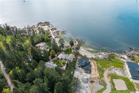 386 Lands End Road North Saanich Bc House For Sale Rew