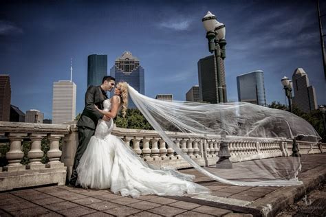 Bride And Groom In Houston Bridge By Blanca Duran Photography Houston
