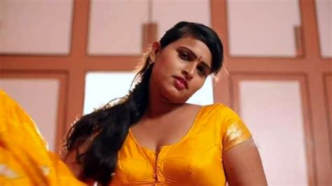 Actress Surekha Reddy Hot N Sexy In Tight Yellow Blouse Stills