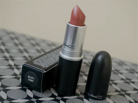 After comparing several swatches, i have found a list of alternative shades for the popular lipstick. MAC Matte Lipstick in Velvet Teddy | Review, Photos ...