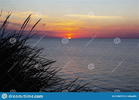 Sonnenuntergang Auf Dem Meer Die Orange Farbe Der Sonne Wird Hinter