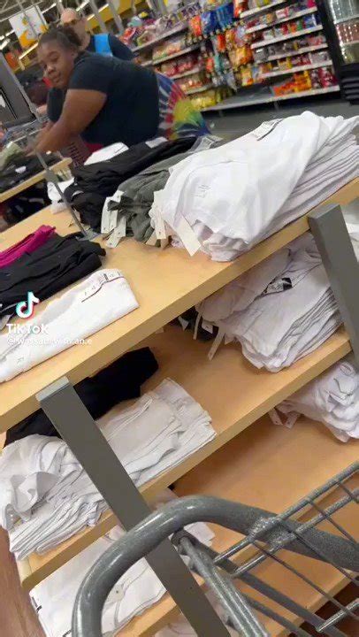 karen on twitter karen loses it in walmart and makes a mess for some unknown reason