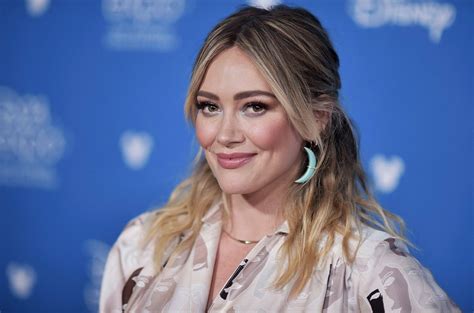 Hilary Duff Reveals She Tested Positive For Covid 19 Billboard