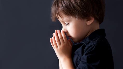 Oración De Un Hijo Por Su Madre ¡rezos Y Plegarias Para Pedir Por Mamá