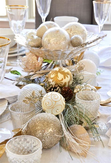Elegant Traditional Christmas Dining Room Gold Christmas Decorations