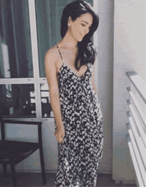 Stepford Wife Gif Stepford Wife Discover And Share Gifs