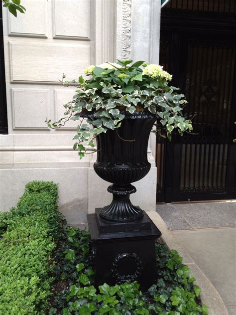 Urn With Flowers And Ivy Garden Urns Potted Plants Outdoor Large