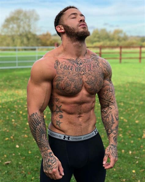 Total 98 Imagem Imagenes De Hombres Guapos Con Tatuajes Vn