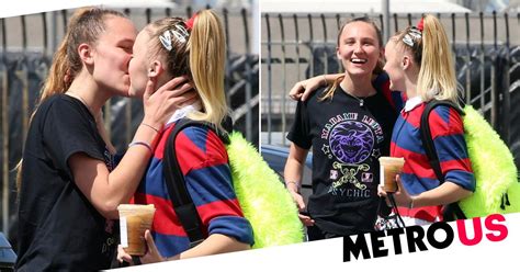 Jojo Siwa Kisses Girlfriend After Leaving Dancing With The Stars