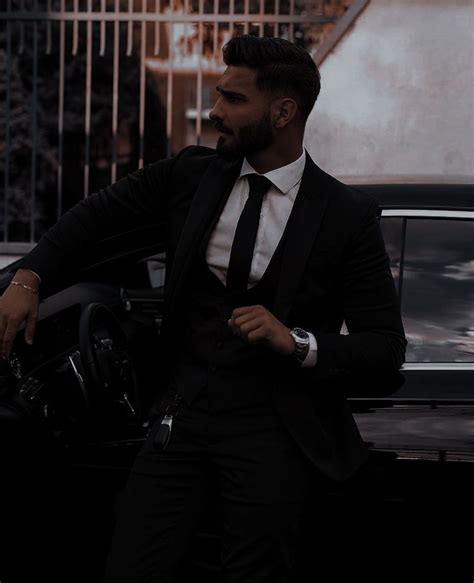 Pin By 𝐌 𝐀 𝐘 𝐀 On Male Handsome Men In Suits Aesthetic Guys Daddy