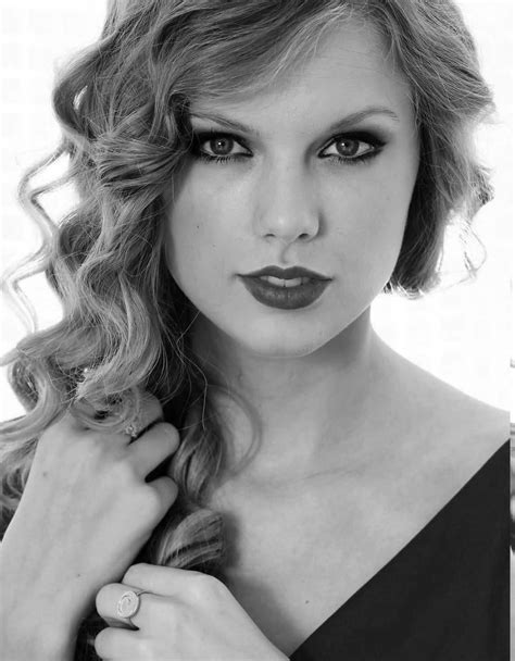 The best gifs are on giphy. Taylor Swift Black And White Photoshoot Tumblr | Retrato ...