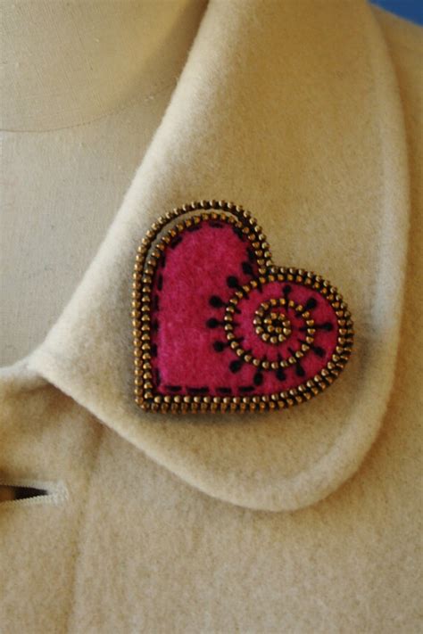 Bright Pink Felt And Zipper Heart Brooch