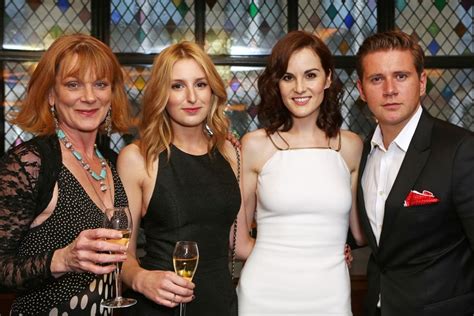 How Downton Abbeys Finale Pulled Off Ediths Happy Ending Vanity Fair