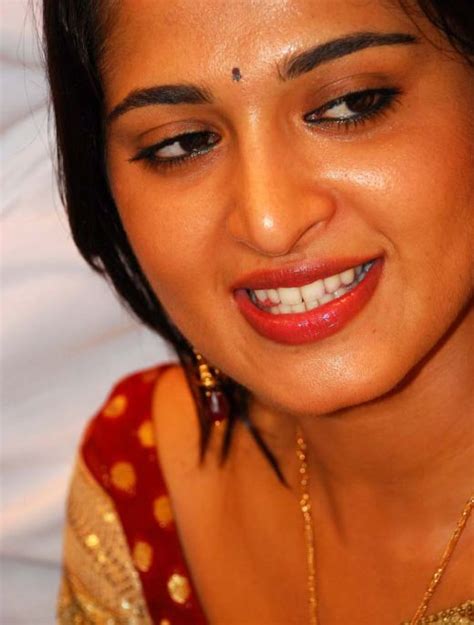 Dusky Anushka Shetty Face Close Up Stills 10 Pics