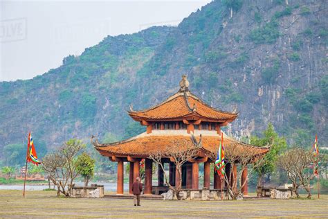 pagoda-at-hoa-lu,-ancient-capital-of-vietnam-stock-photo-dissolve