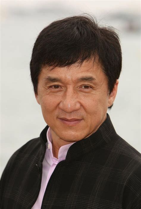 Pour contacter jackie chan, passer par son site officiel à l'adresse jackiechan.com. Pin von Kym auf Celebrities | Schauspieler, Mann