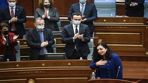 انتخاب خبيرة القانون الإصلاحية فيوسا عثماني رئيسة لكوسوفو