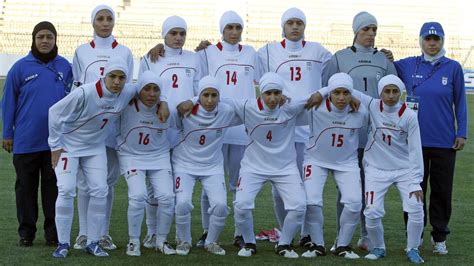 Fußball Im Frauen Nationalteam Des Iran Spielen Acht Männer Welt