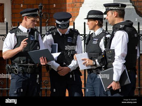 London Police Officers Hi Res Stock Photography And Images Alamy