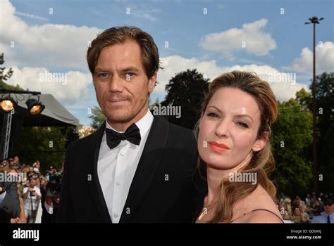 Us Actor Michael Shannon Left And His Wife Kate Arrington At The