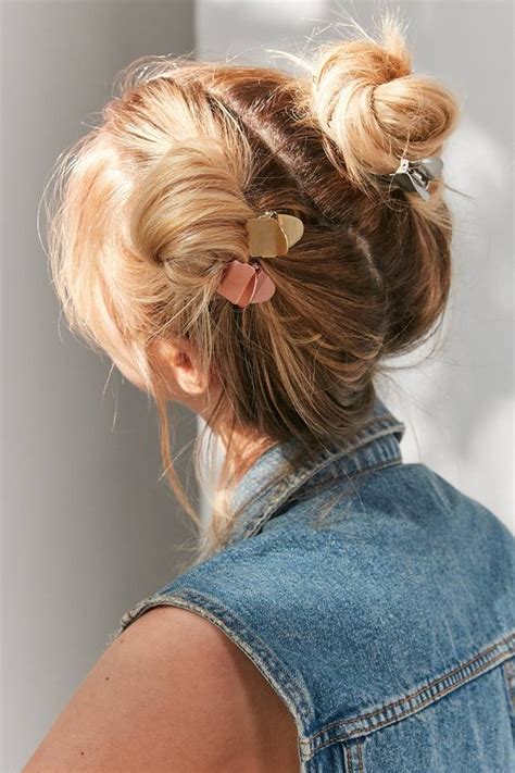 40 stunning claw clip hairstyles to freshen up your look