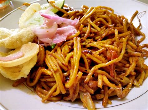 Ada tiga varian yaitu kuah, goreng kering dan goreng basah. Resep Mie Aceh Asli Enak Dan Lezat - loveaceh.com