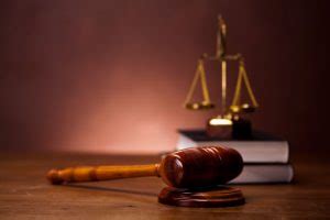 100+ Contoh Judul Skripsi Hukum dalam Berbagai Kasus (Rekomended)