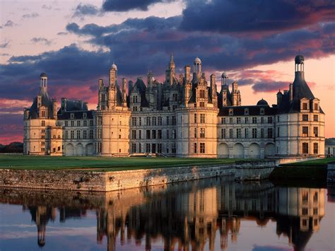 Sunset Over The Castle In The Loire France Wallpapers And Images