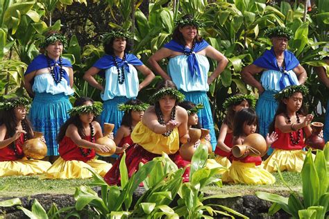 2 Popular Traditional Dances Of Hawaii Hula Kahiko And Hula ʻauana 2024